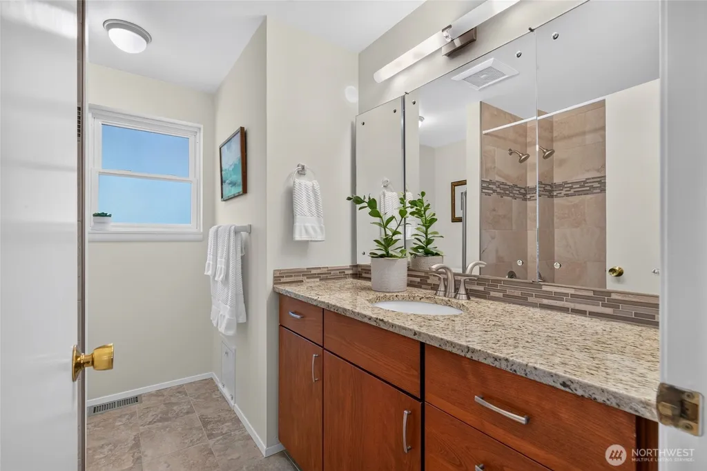 509 NW 178th Place Shoreline WA 98177