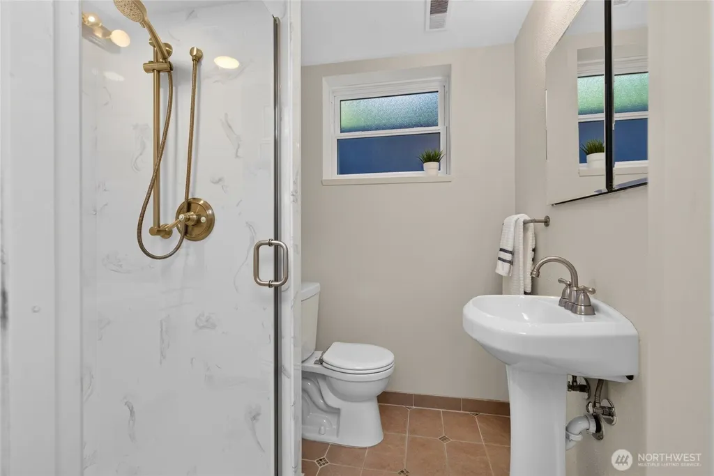 509 NW 178th Place Shoreline WA 98177