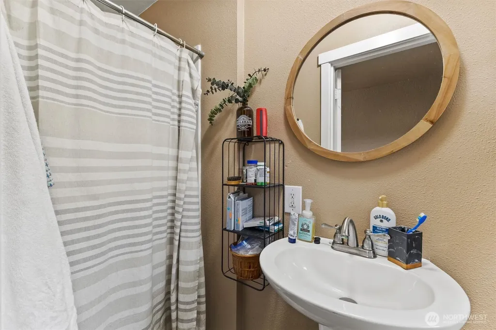 6011 Roberts Road Bellingham WA 98226