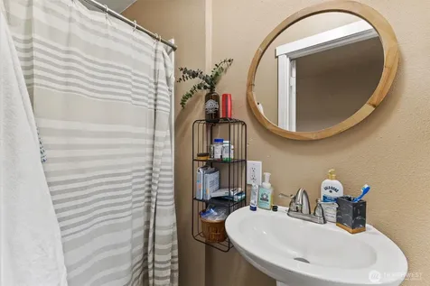 6011 Roberts Road Bellingham WA 98226