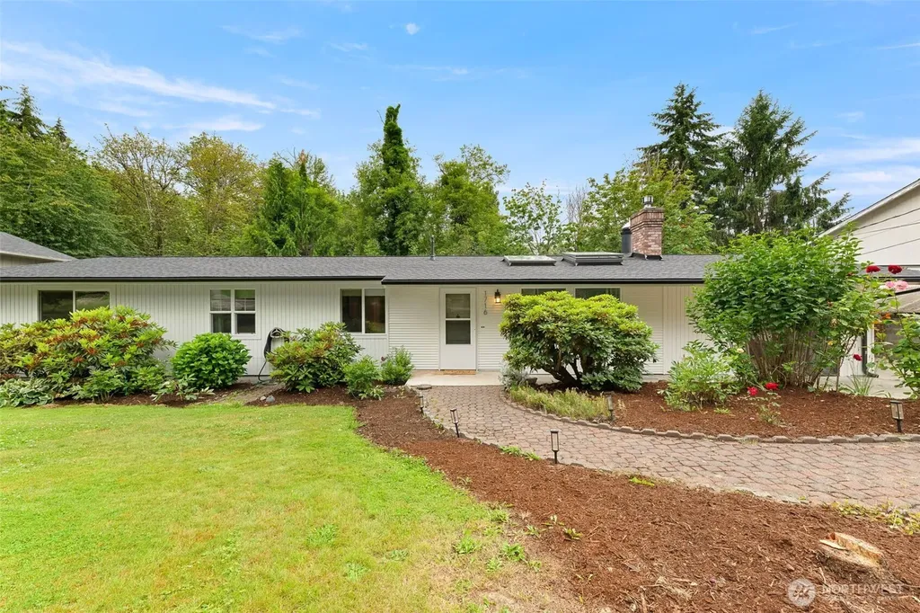1716 9th Street SE Puyallup WA 98372