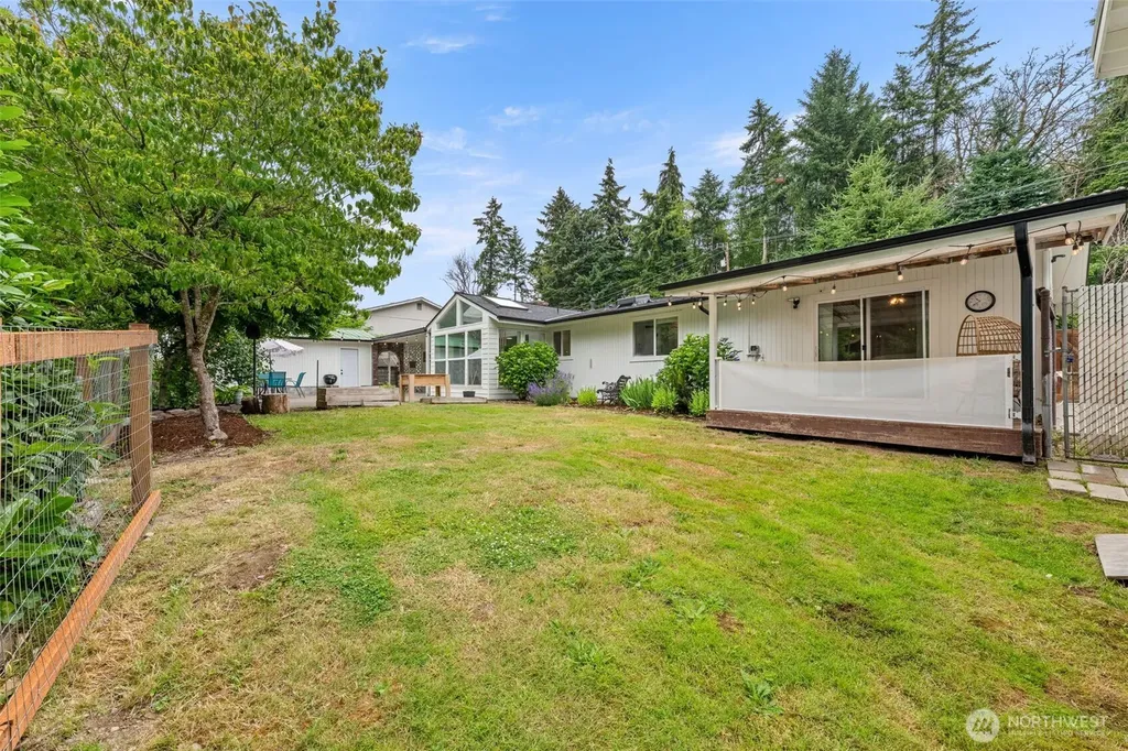 1716 9th Street SE Puyallup WA 98372