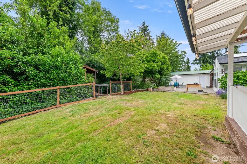 1716 9th Street SE Puyallup WA 98372