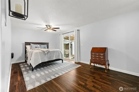 1716 9th Street SE Puyallup WA 98372