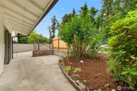 1716 9th Street SE Puyallup WA 98372