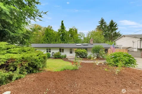 1716 9th Street SE Puyallup WA 98372
