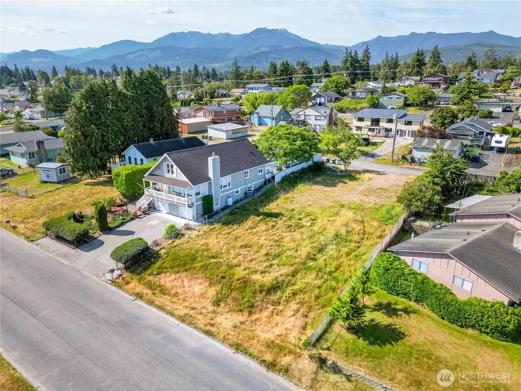 1632 W 6th Street Port Angeles WA 98362