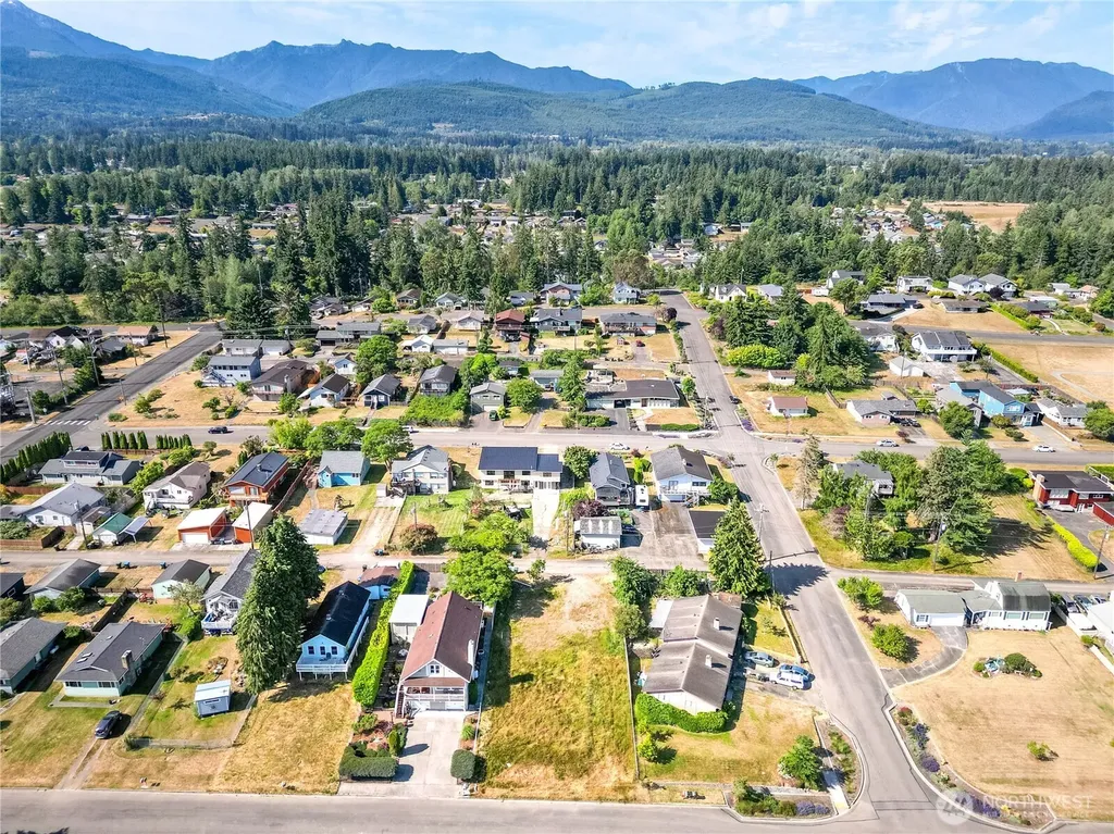 1632 W 6th Street Port Angeles WA 98362