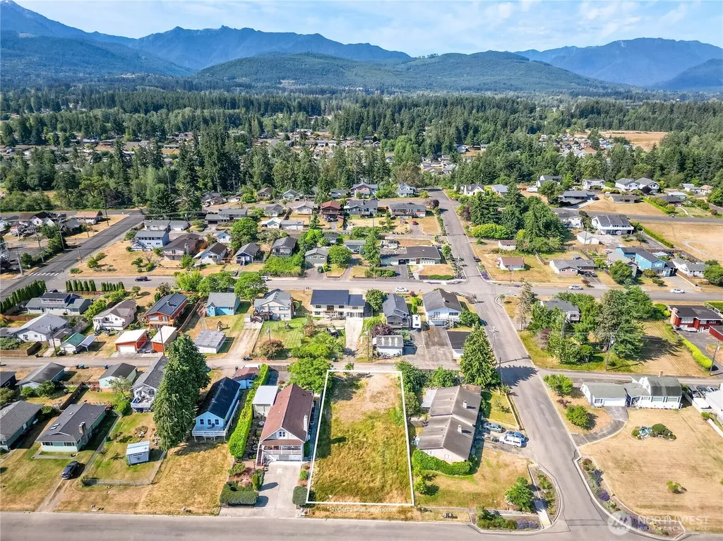 1632 W 6th Street Port Angeles WA 98362