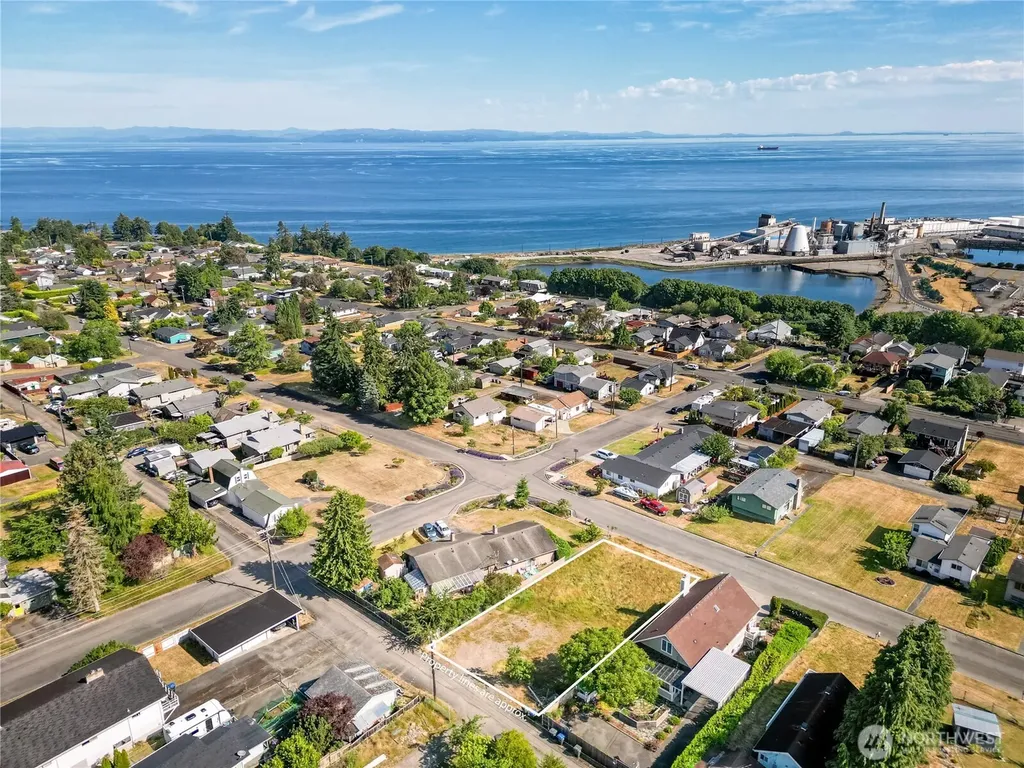 1632 W 6th Street Port Angeles WA 98362