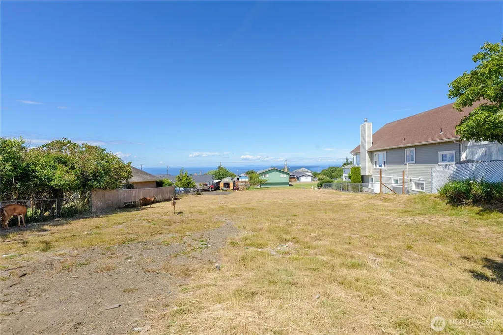 1632 W 6th Street Port Angeles WA 98362