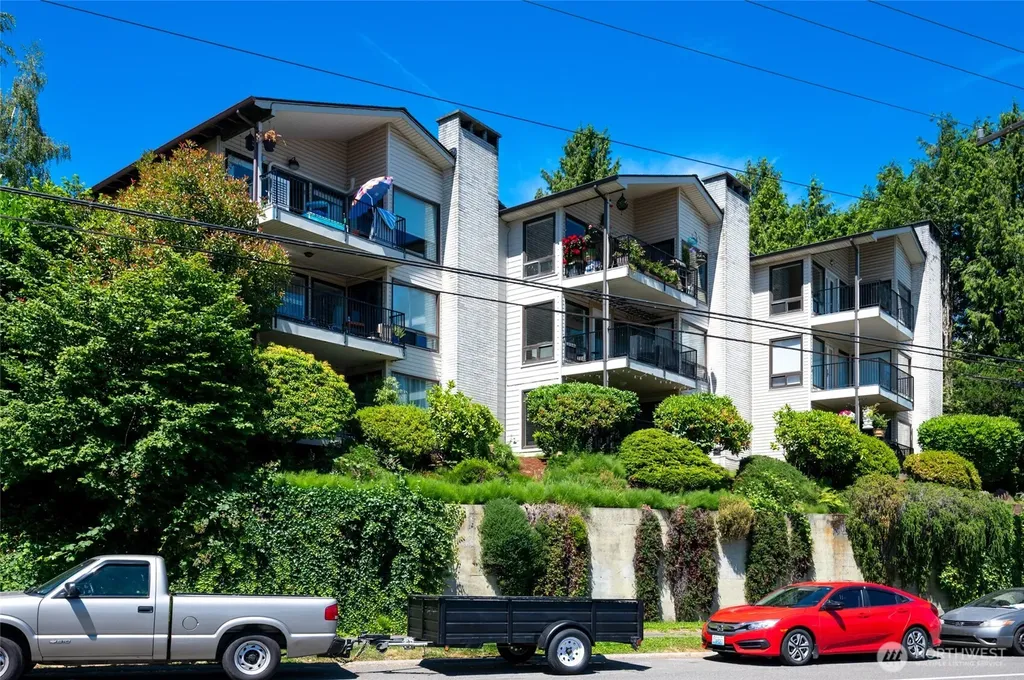 2636 22nd Avenue W Seattle WA 98199