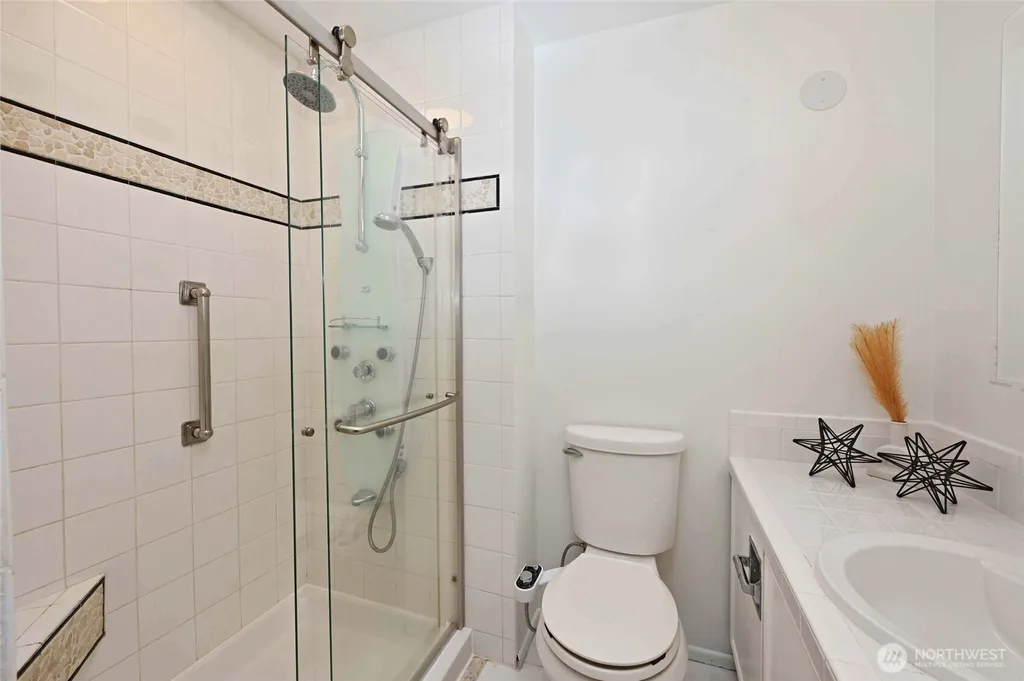 2636 22nd Avenue W Seattle WA 98199