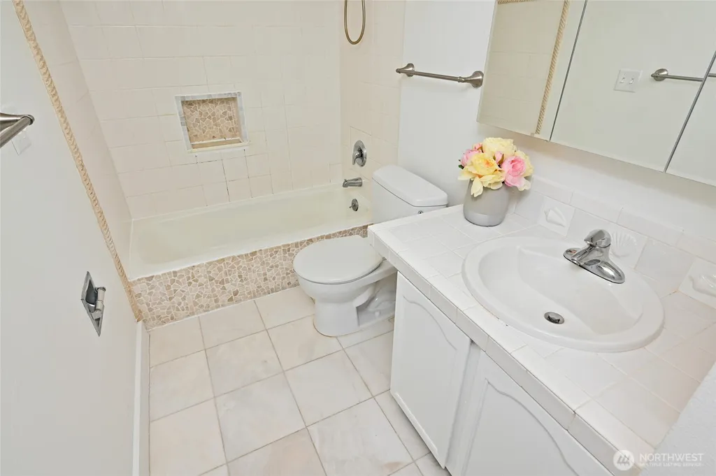 2636 22nd Avenue W Seattle WA 98199