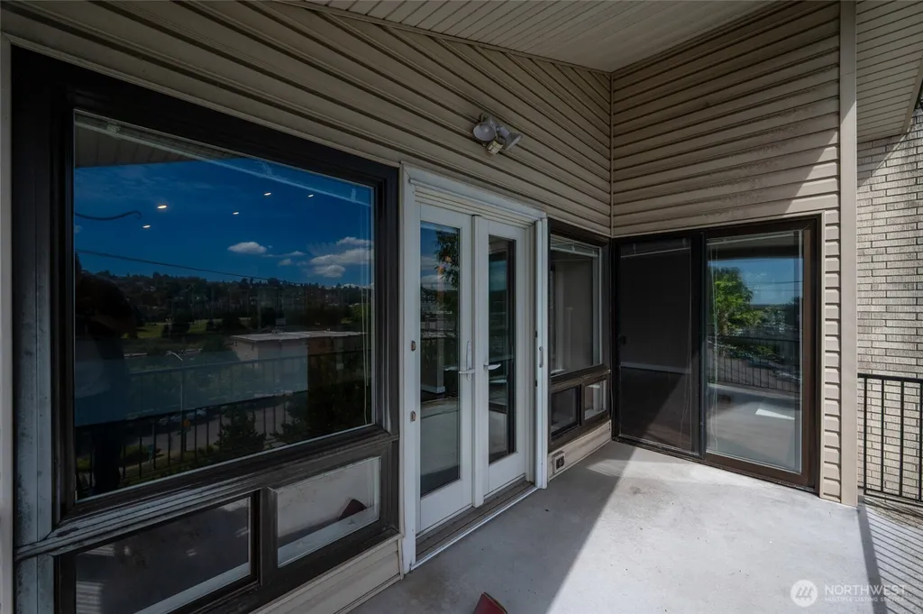 2636 22nd Avenue W Seattle WA 98199