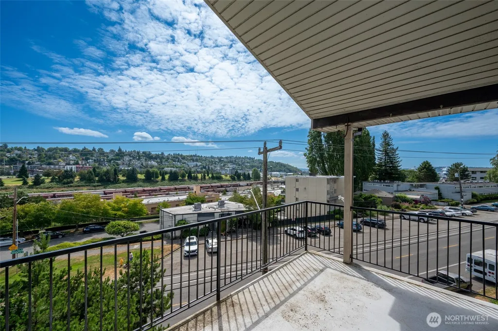 2636 22nd Avenue W Seattle WA 98199