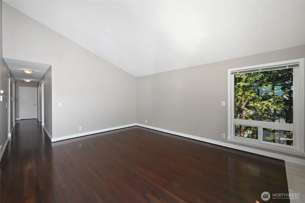2636 22nd Avenue W Seattle WA 98199