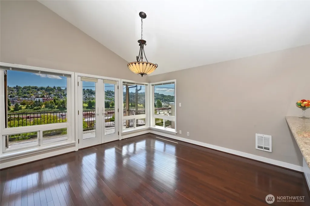 2636 22nd Avenue W Seattle WA 98199