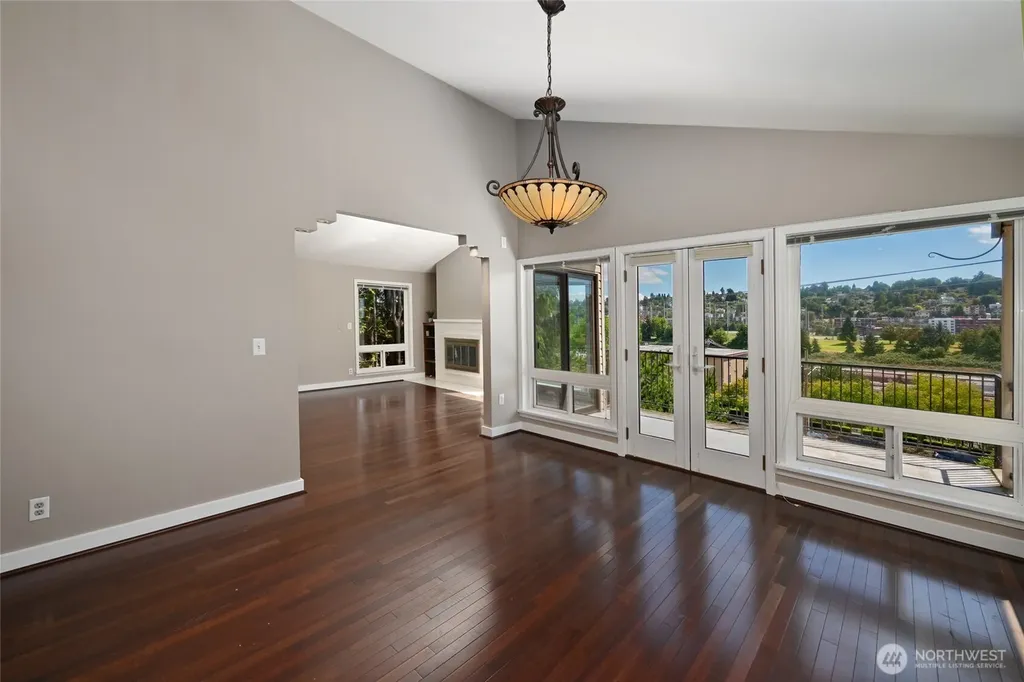 2636 22nd Avenue W Seattle WA 98199