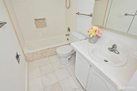 2636 22nd Avenue W Seattle WA 98199