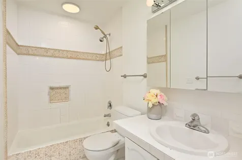 2636 22nd Avenue W Seattle WA 98199