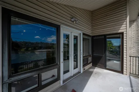 2636 22nd Avenue W Seattle WA 98199
