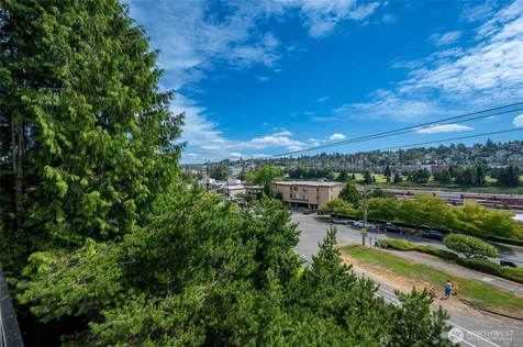 2636 22nd Avenue W Seattle WA 98199