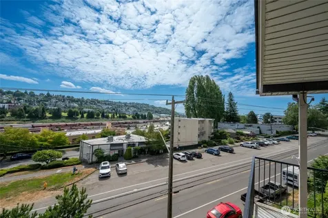 2636 22nd Avenue W Seattle WA 98199