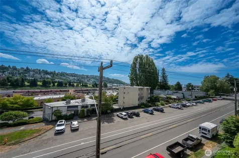 2636 22nd Avenue W Seattle WA 98199