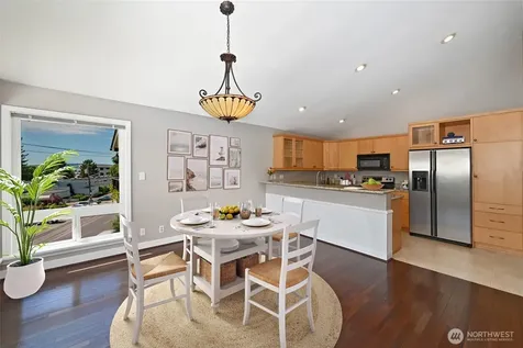 2636 22nd Avenue W Seattle WA 98199