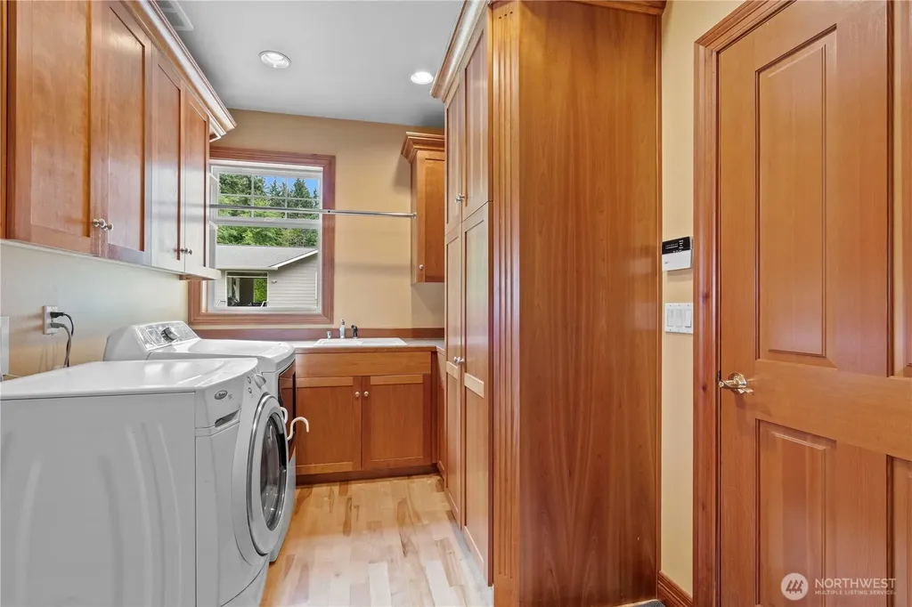 2110 43rd Street SE Puyallup WA 98372