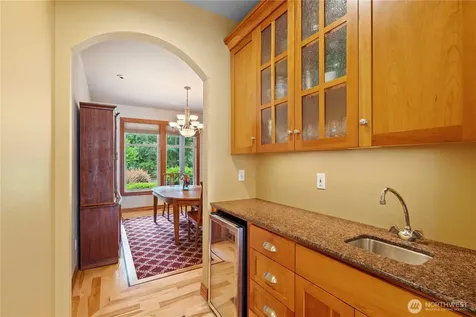 2110 43rd Street SE Puyallup WA 98372