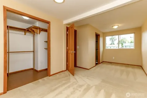 4992 31st Street NE Tacoma WA 98422