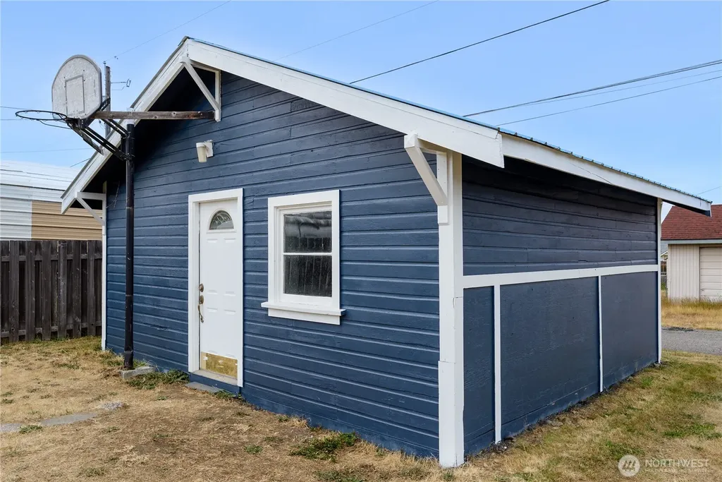 519 W 7th Street Port Angeles WA 98362