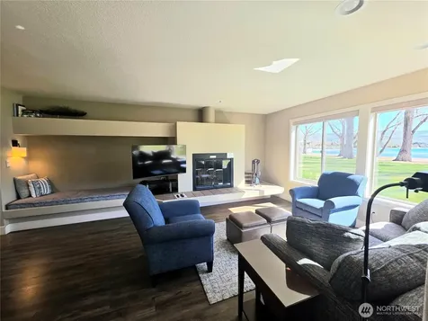 1 Beach 545-c Manson WA 98831