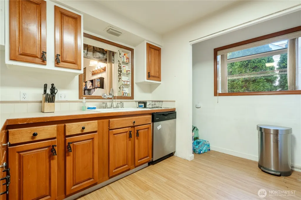 456 E Street Blaine WA 98230