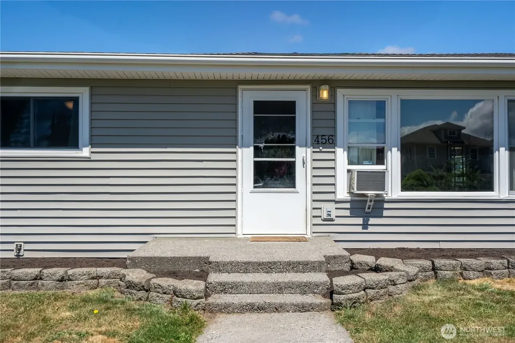456 E Street Blaine WA 98230