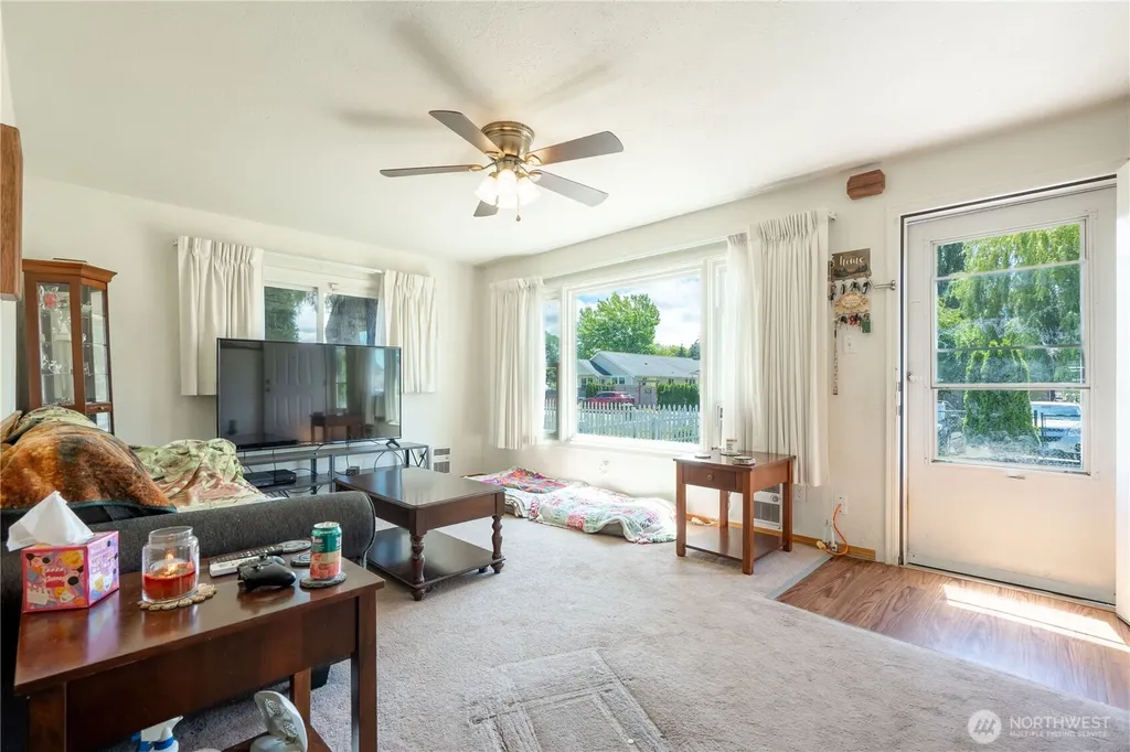 456 E Street Blaine WA 98230