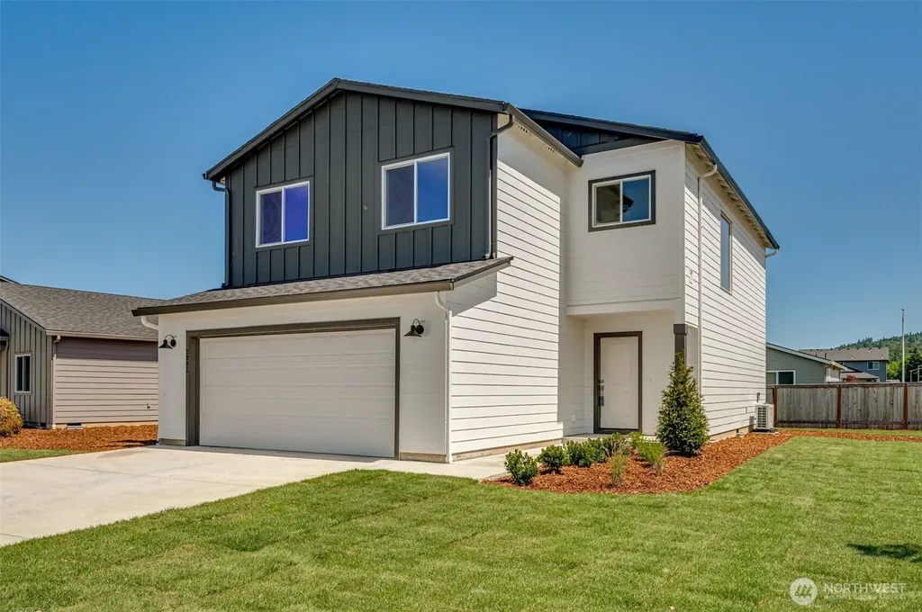 2002 Henderson Way Longview WA 98632