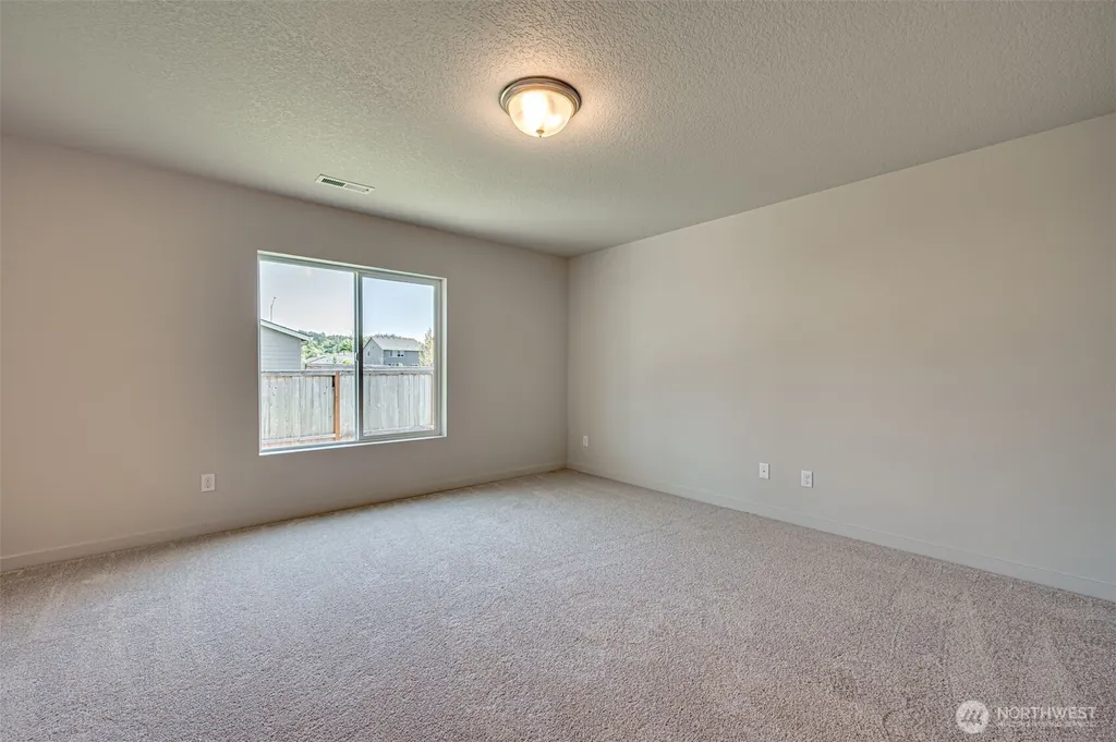 2002 Henderson Way Longview WA 98632