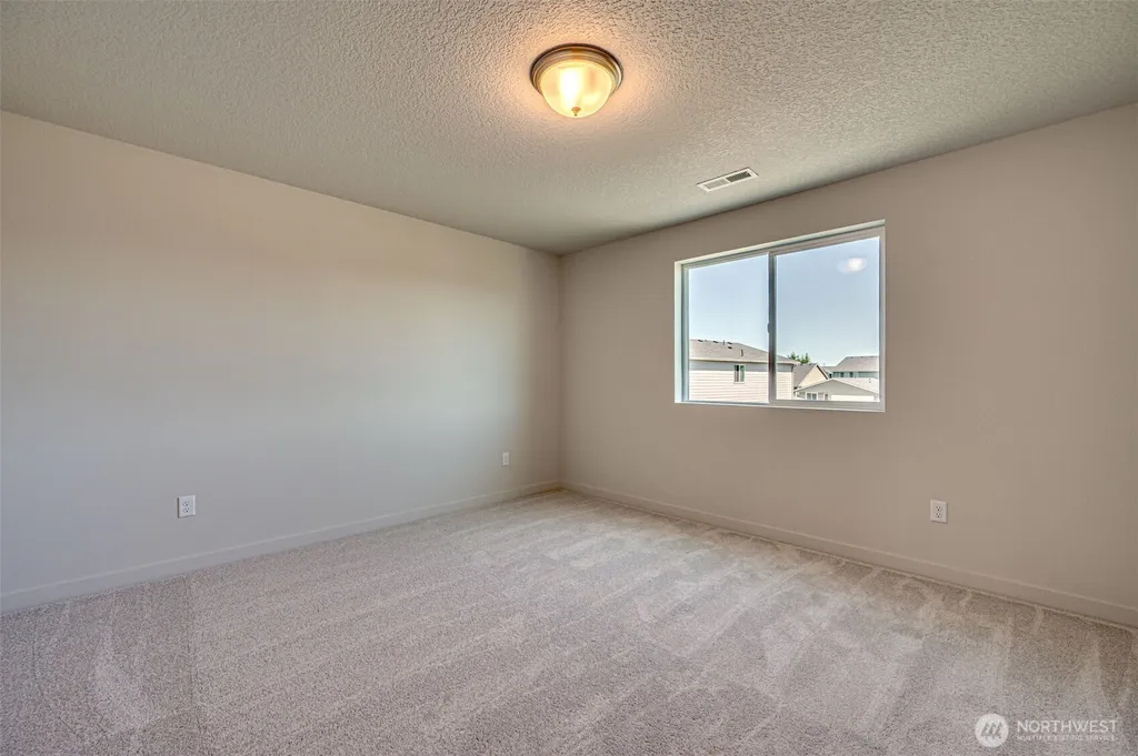 2002 Henderson Way Longview WA 98632