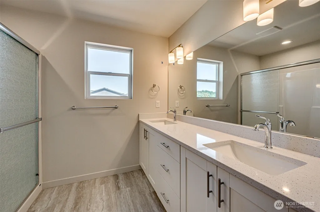 2002 Henderson Way Longview WA 98632