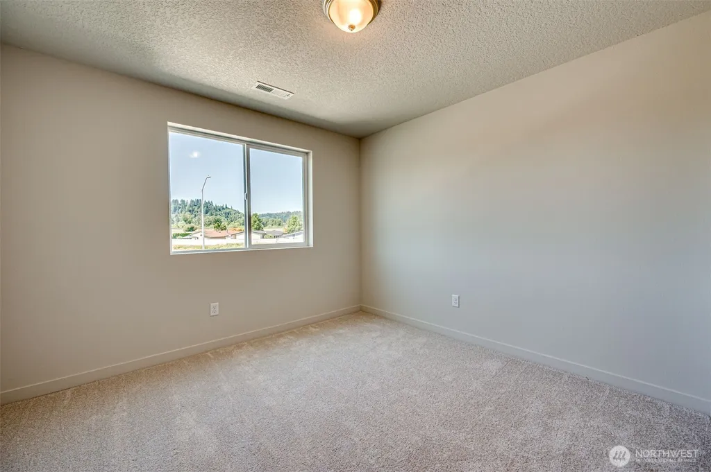 2002 Henderson Way Longview WA 98632