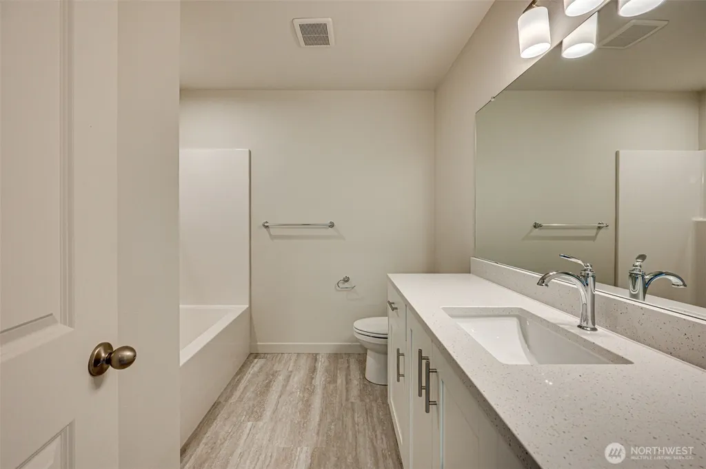 2002 Henderson Way Longview WA 98632