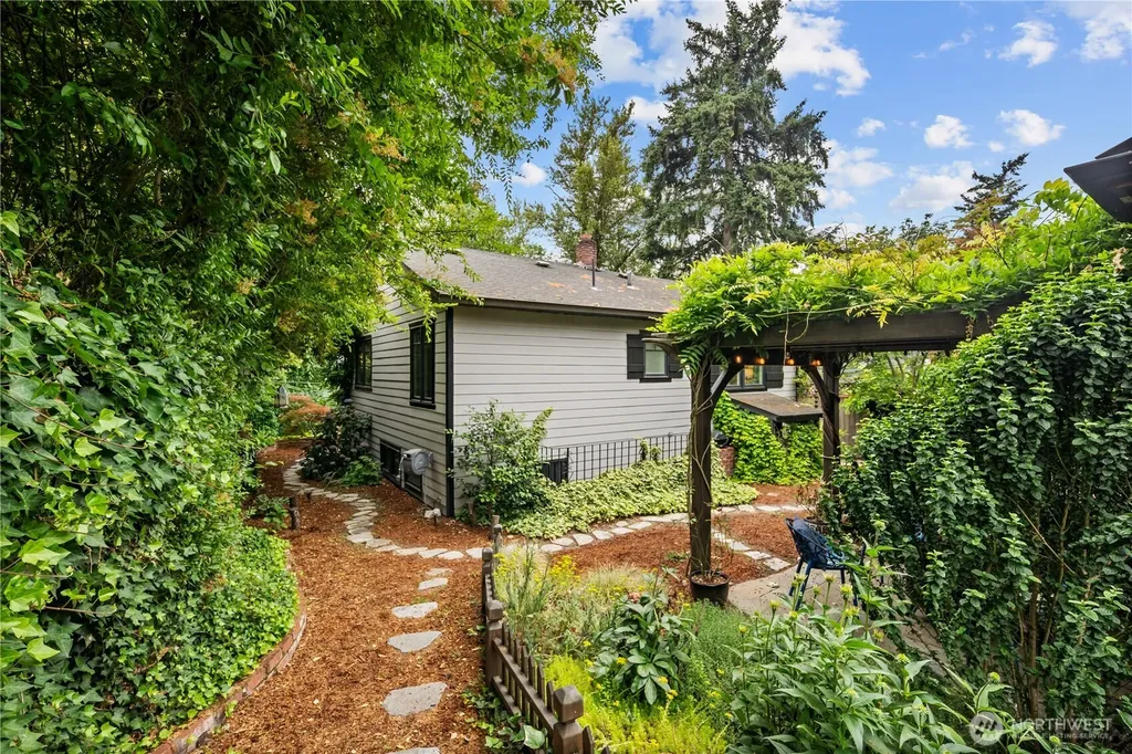 3924 S Pilgrim Street Seattle WA 98118