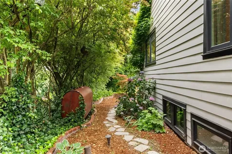 3924 S Pilgrim Street Seattle WA 98118