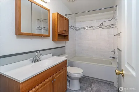 600 NE Saturn Lane Bremerton WA 98311