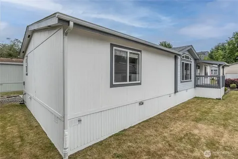 600 NE Saturn Lane Bremerton WA 98311