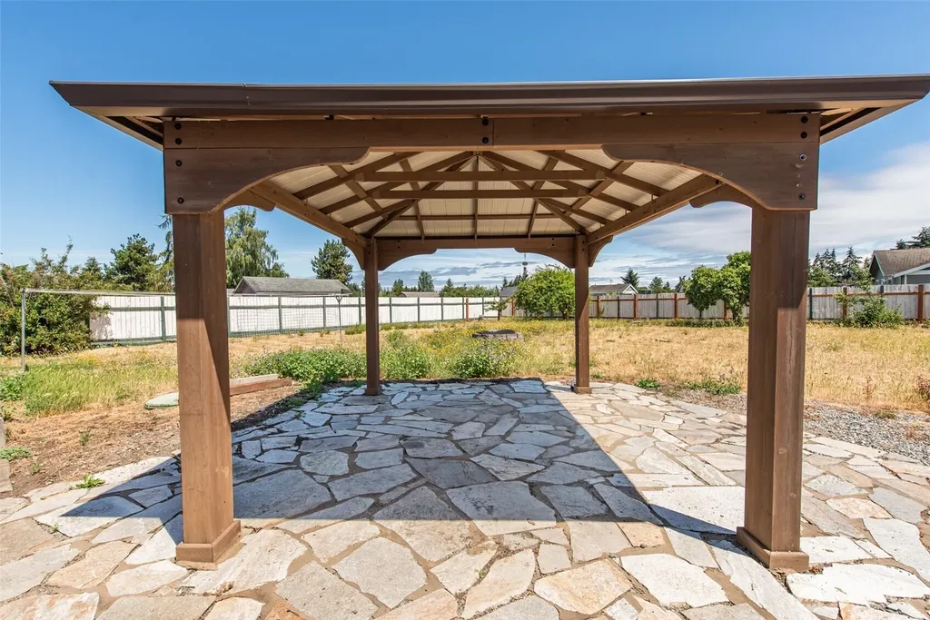 20 Elizabeth Lane Sequim WA 98382