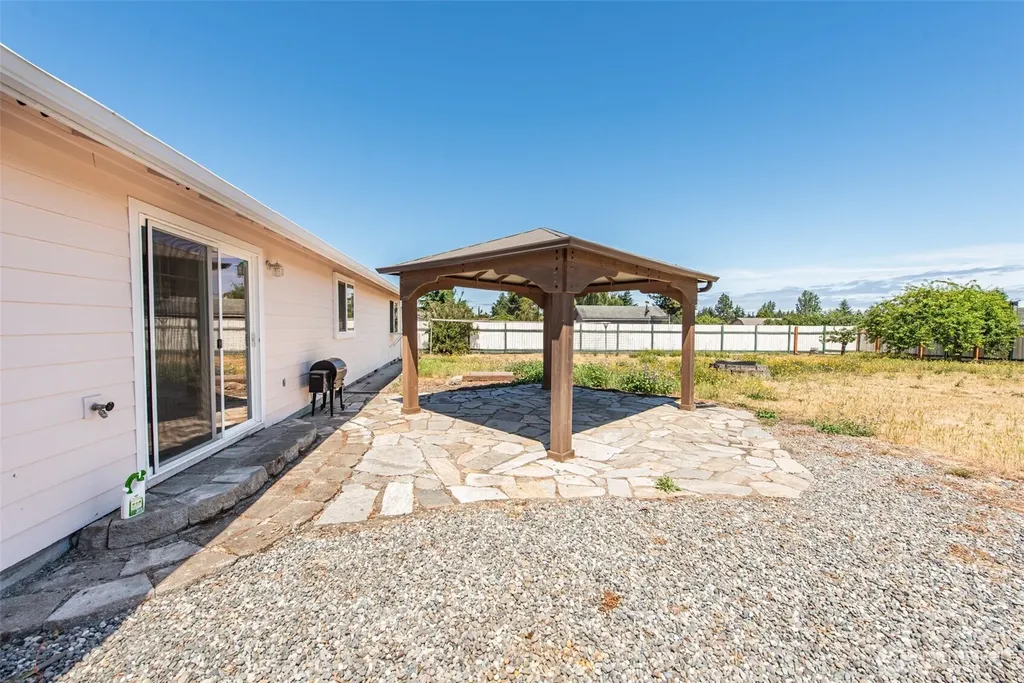 20 Elizabeth Lane Sequim WA 98382
